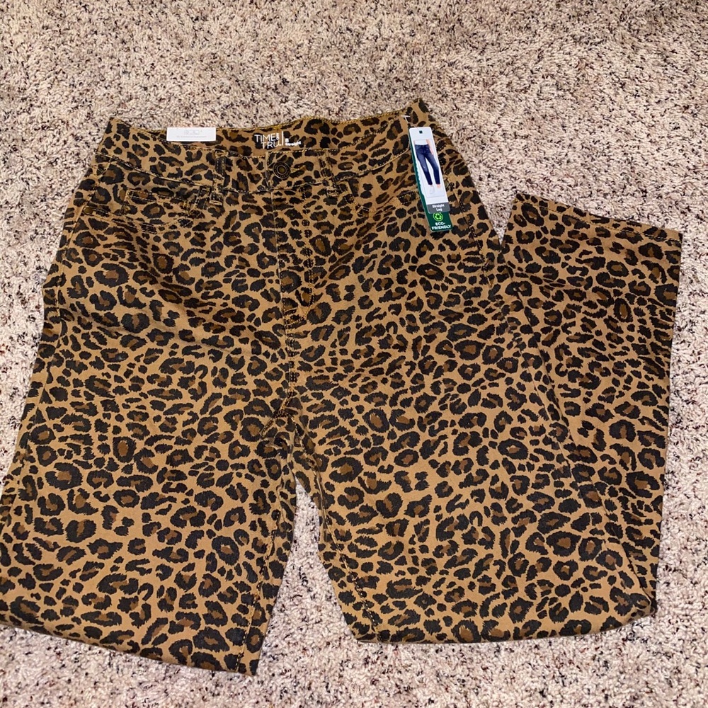Women’s straight leg cheetah jeans size 8